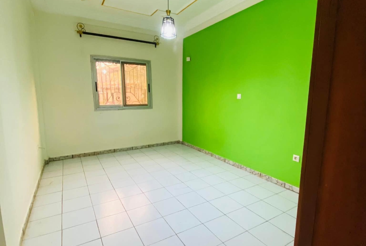 Chic appartement moderne 2 chambres Simbock Carrefour Ebanda