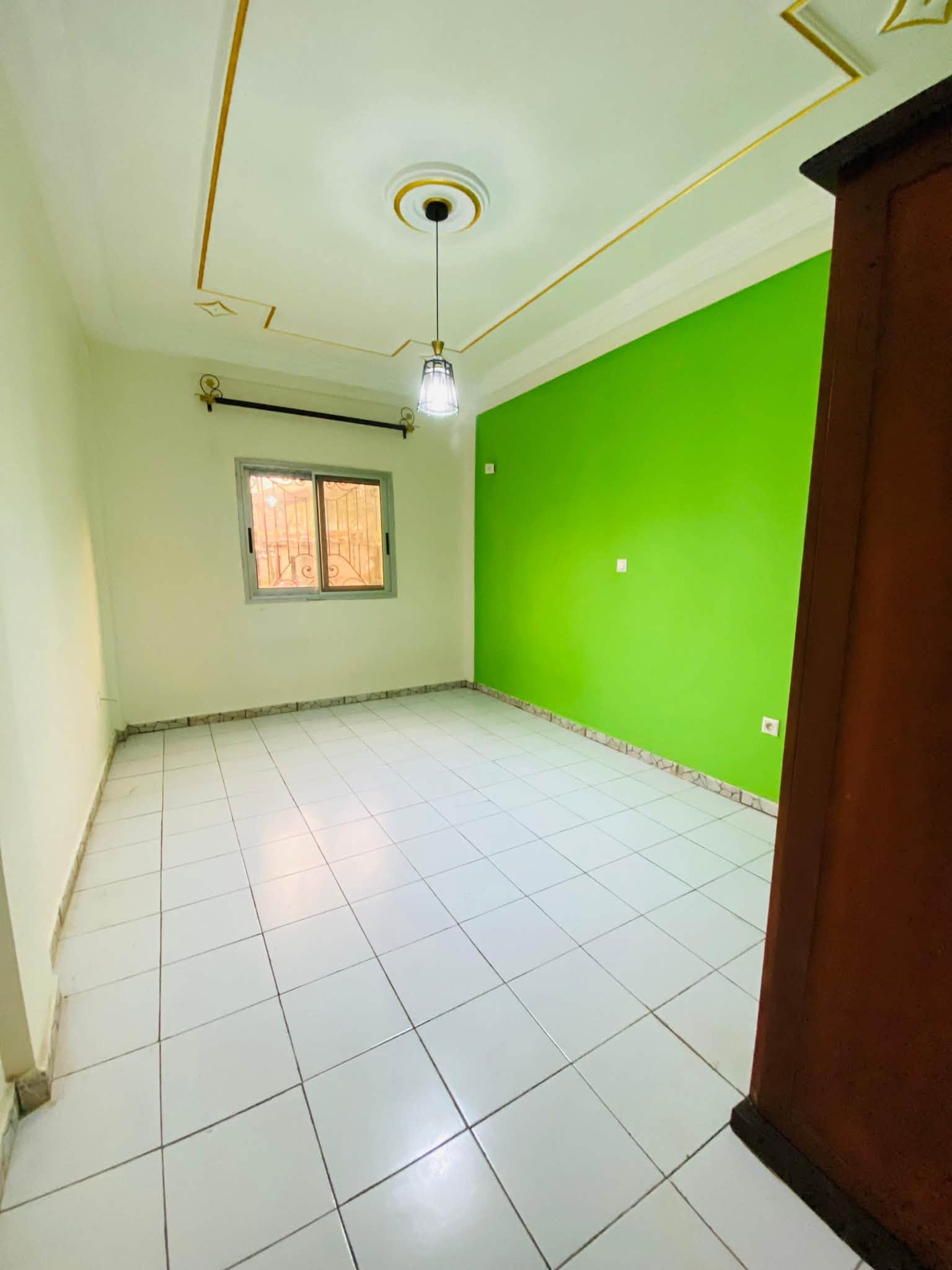 Chic appartement moderne 2 chambres Simbock Carrefour Ebanda