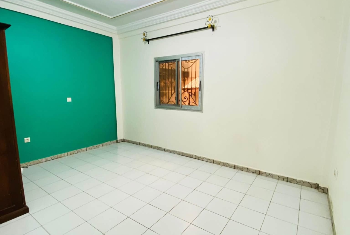 Chic appartement moderne 2 chambres Simbock Carrefour Ebanda