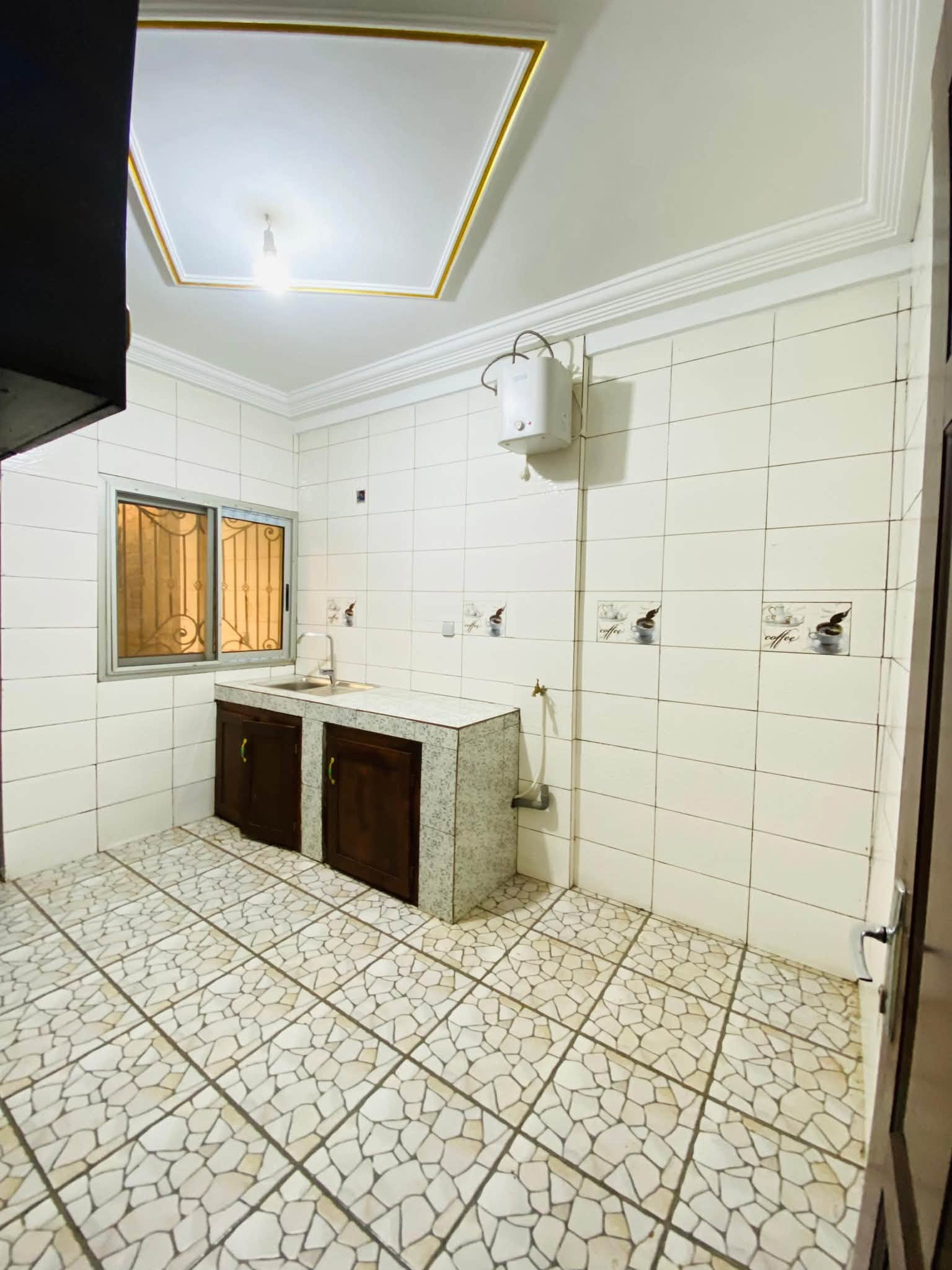 Chic appartement moderne 2 chambres Simbock Carrefour Ebanda