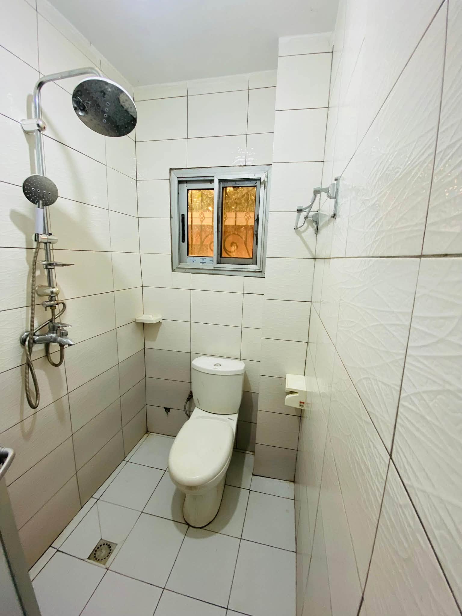 Chic appartement moderne 2 chambres Simbock Carrefour Ebanda