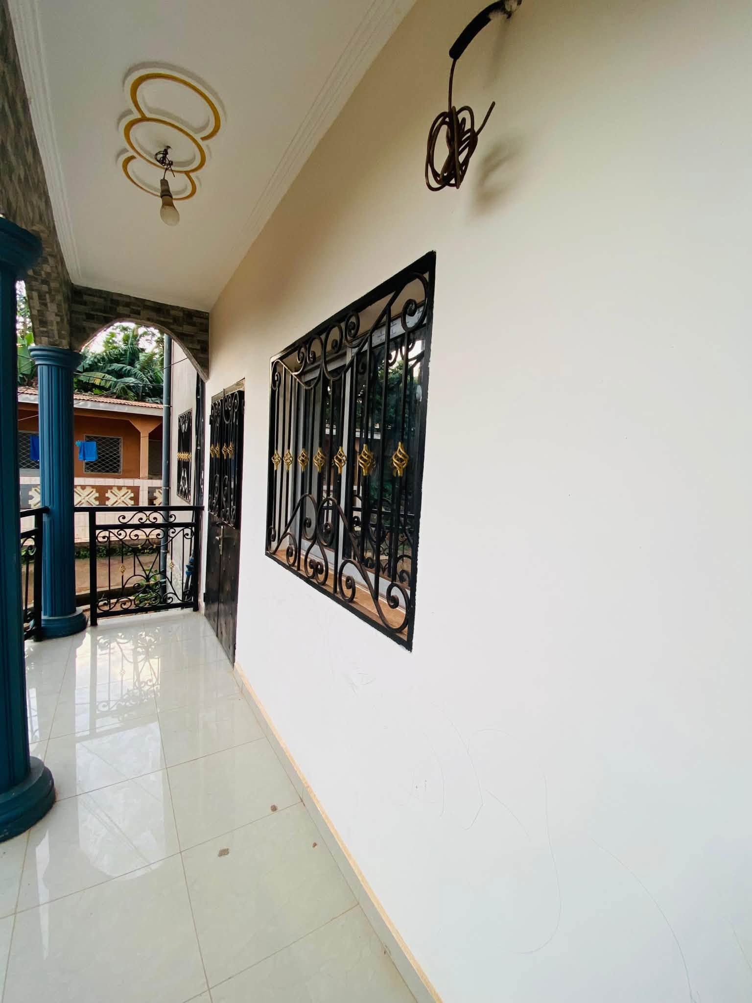 Chic appartement moderne 2 chambres Simbock Carrefour Ebanda