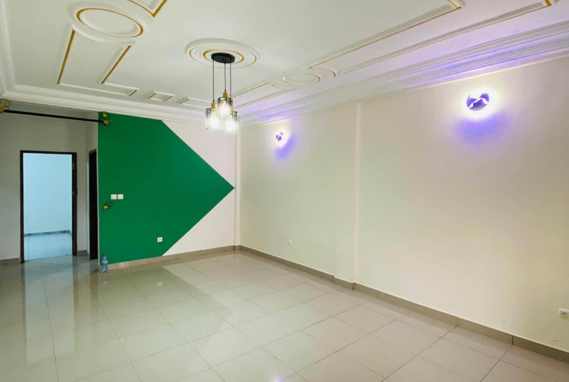 Chic appartement moderne 2 chambres Simbock Carrefour Ebanda