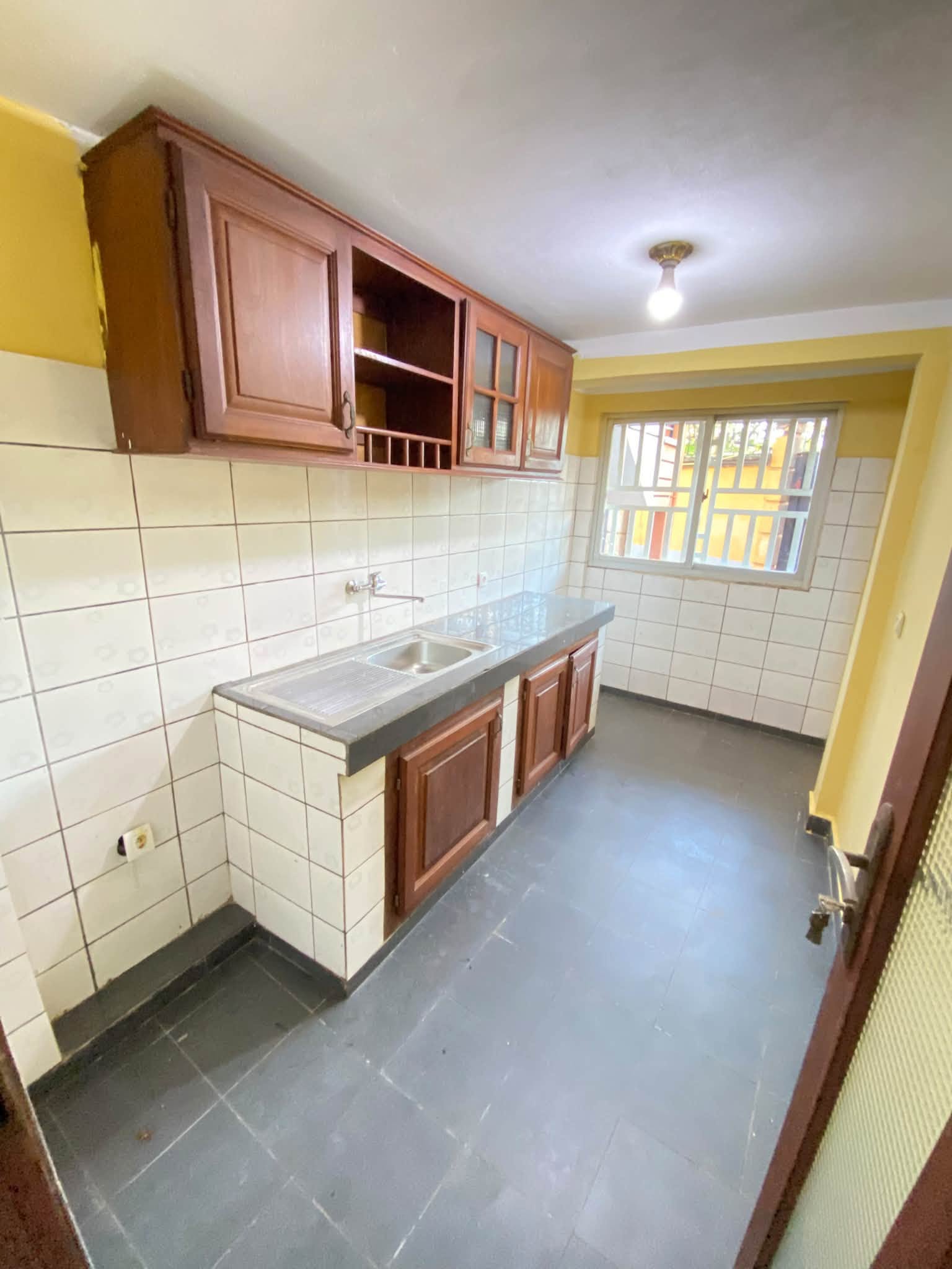 Appartement moderne à louer Nkolbisson Dagobert