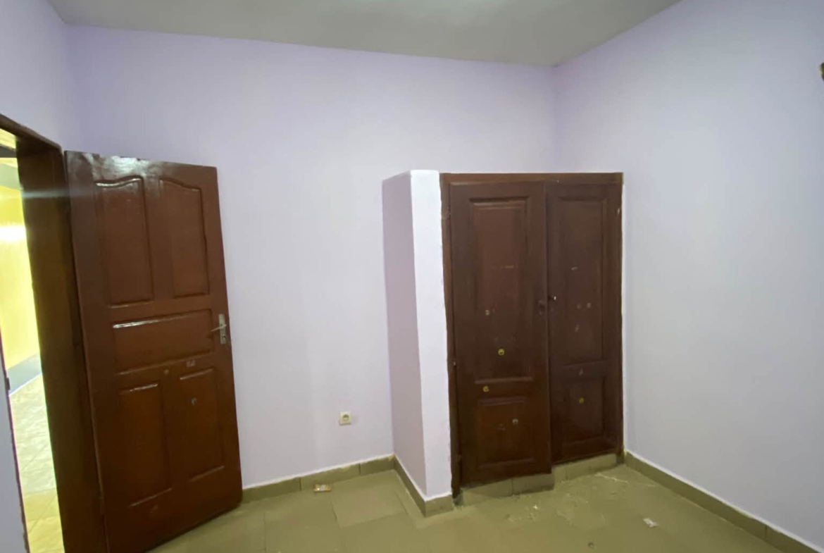 APPARTEMENT MODERNE À LOUER À NOMAYOS 90000 FCFA