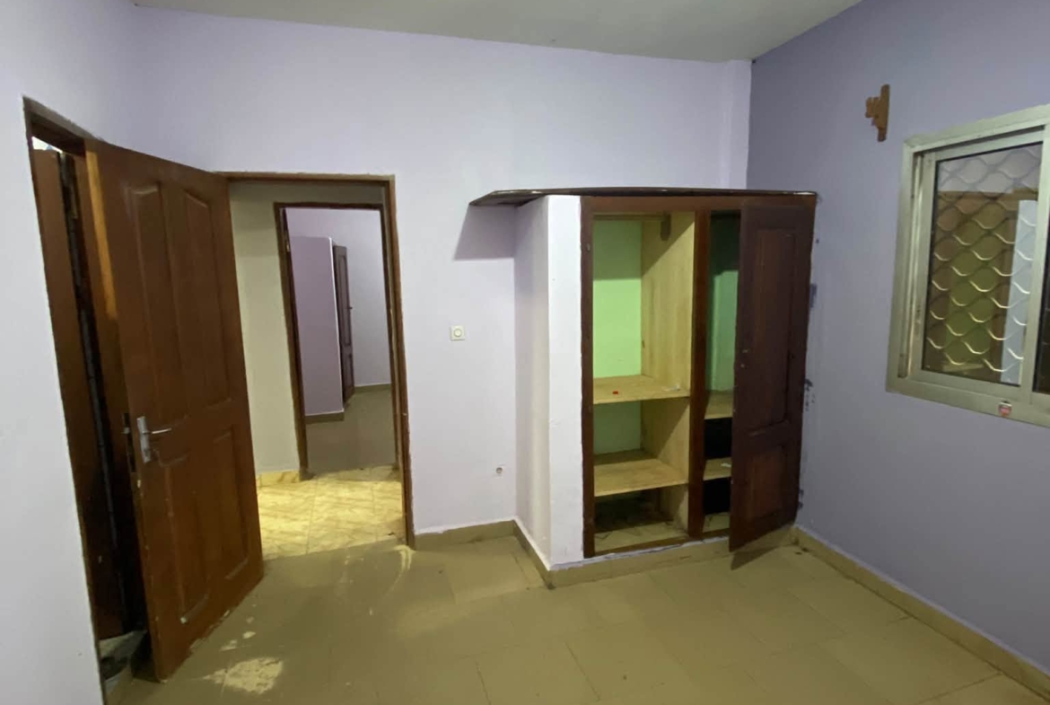 APPARTEMENT MODERNE À LOUER À NOMAYOS 90000 FCFA