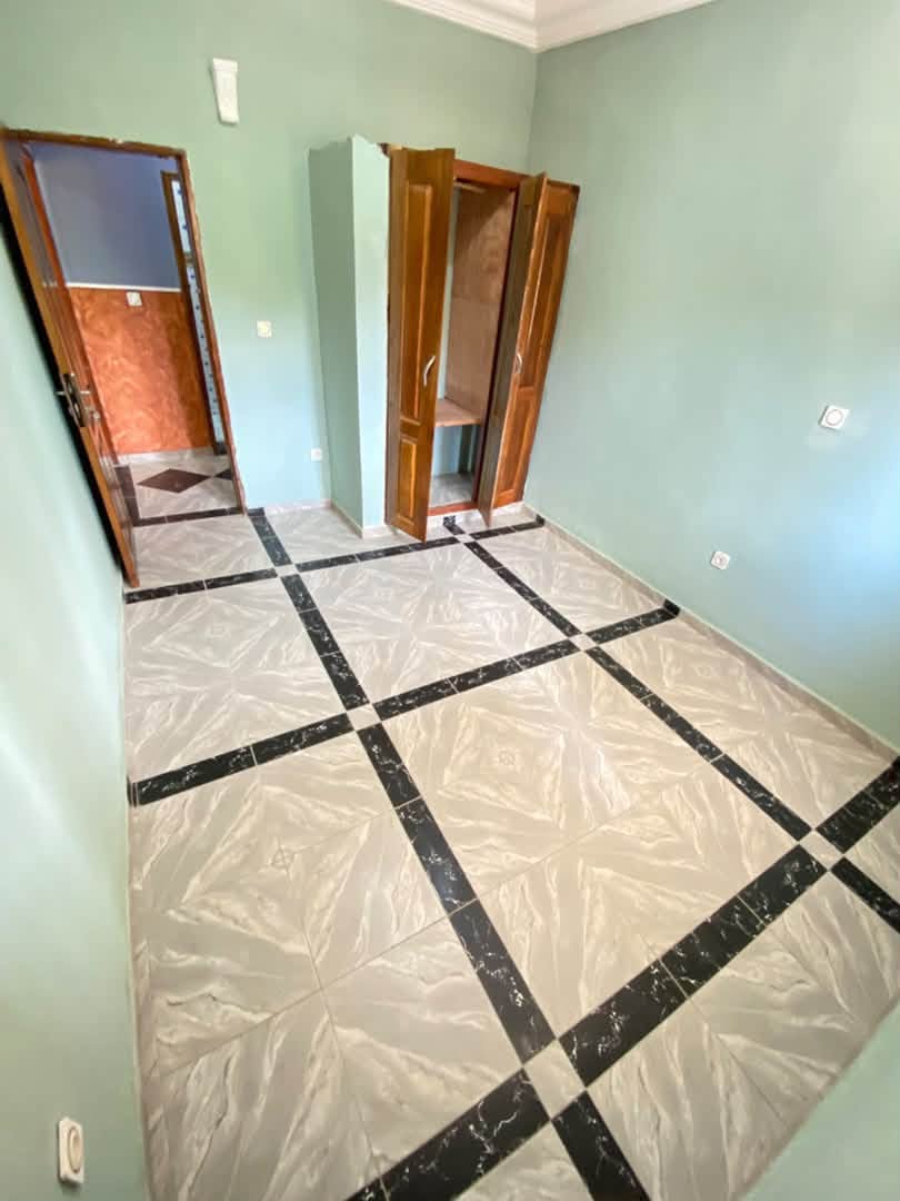 YNNCK_appart_tsimi_211026_chb1 Appartement moderne haut standing carrefour Tsimi 150000 fcfa
