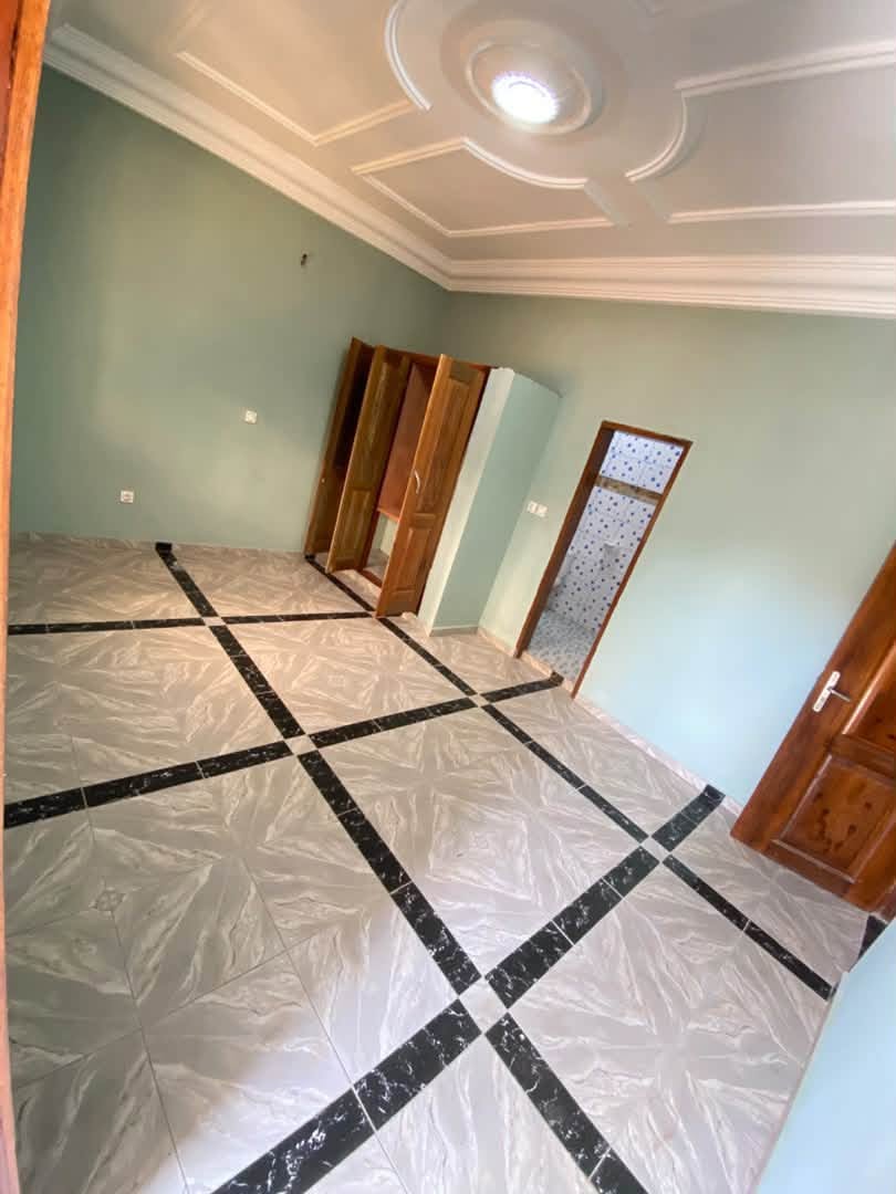 YNNCK_appart_tsimi_211026_chb2 Appartement moderne haut standing carrefour Tsimi 150000 fcfa