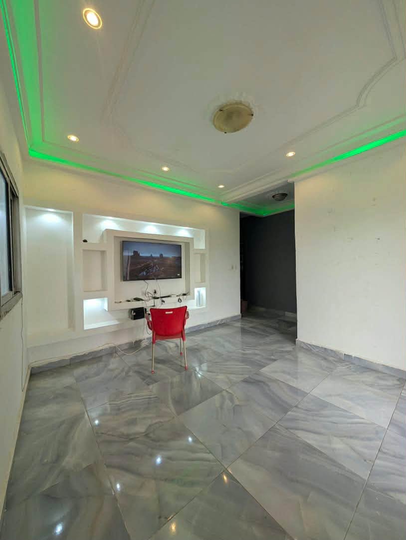 YNNCK_studio_ahala_181026_sln1 Grand studio moderne de haut standing situé à Ahala Barrière